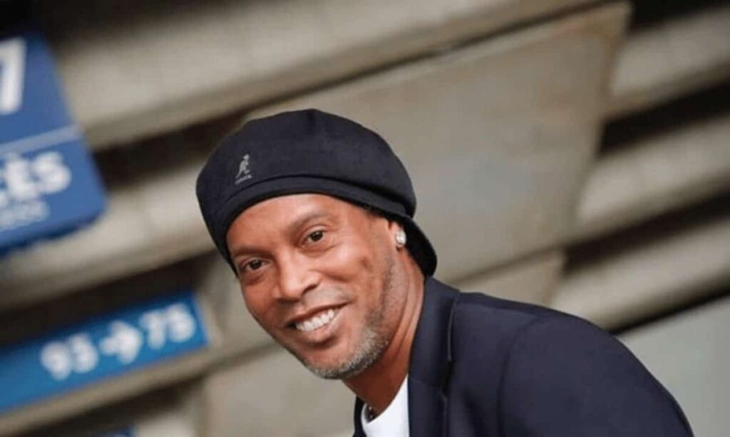 Soccer Legend Ronaldinho Dives in Crypto by Partnering With Graph Blockchain