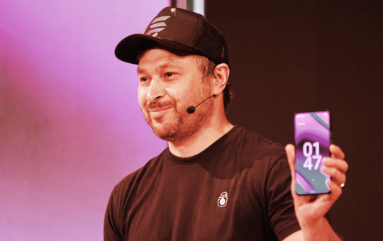 Crypto Wireless Carrier Helium Mobile Will Power Solana’s Saga Smartphone