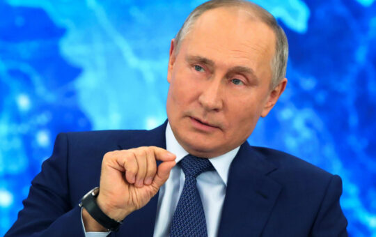 Putin Calls for International Settlements Based on Blockchain and Digital Currencies