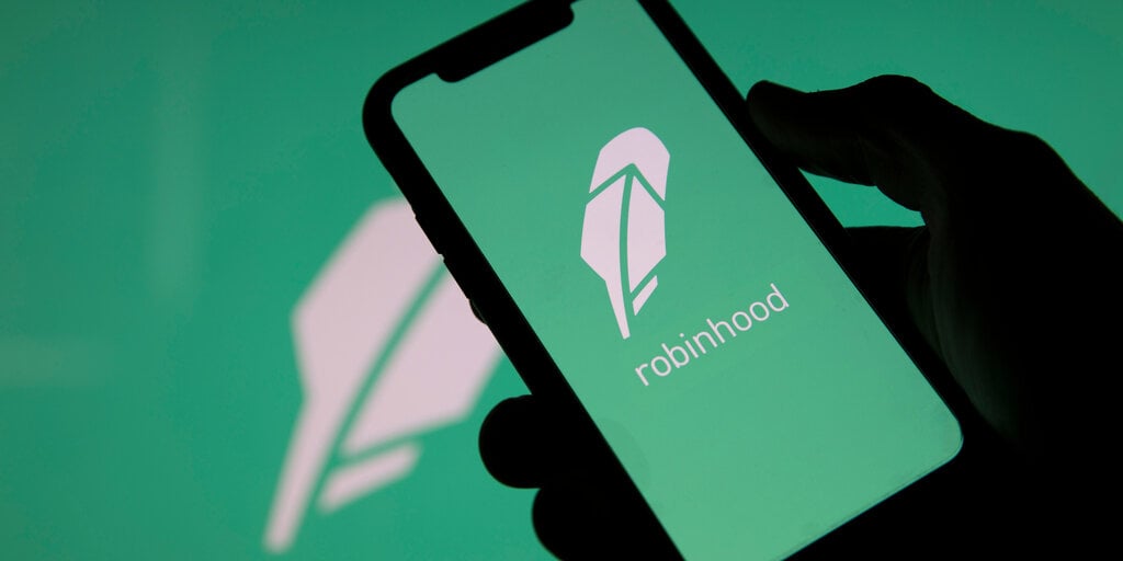 SEC Ends Robinhood Investigation 'With No Action'