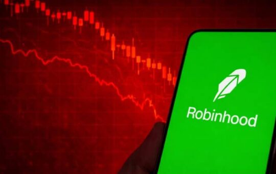 Robinhood stock sinks 10% to 7-month low as crypto correction deepens
