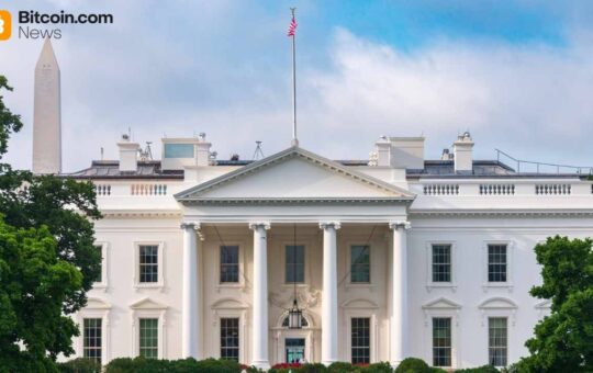 Sacks, Garlinghouse Push for Progress in Stablecoin Compromise Under CLARITY Act